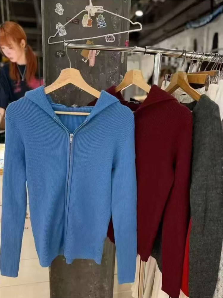 Niebieskie dzianinowe bluzy z  – Vintage Zip Hoodie recenzja i cena