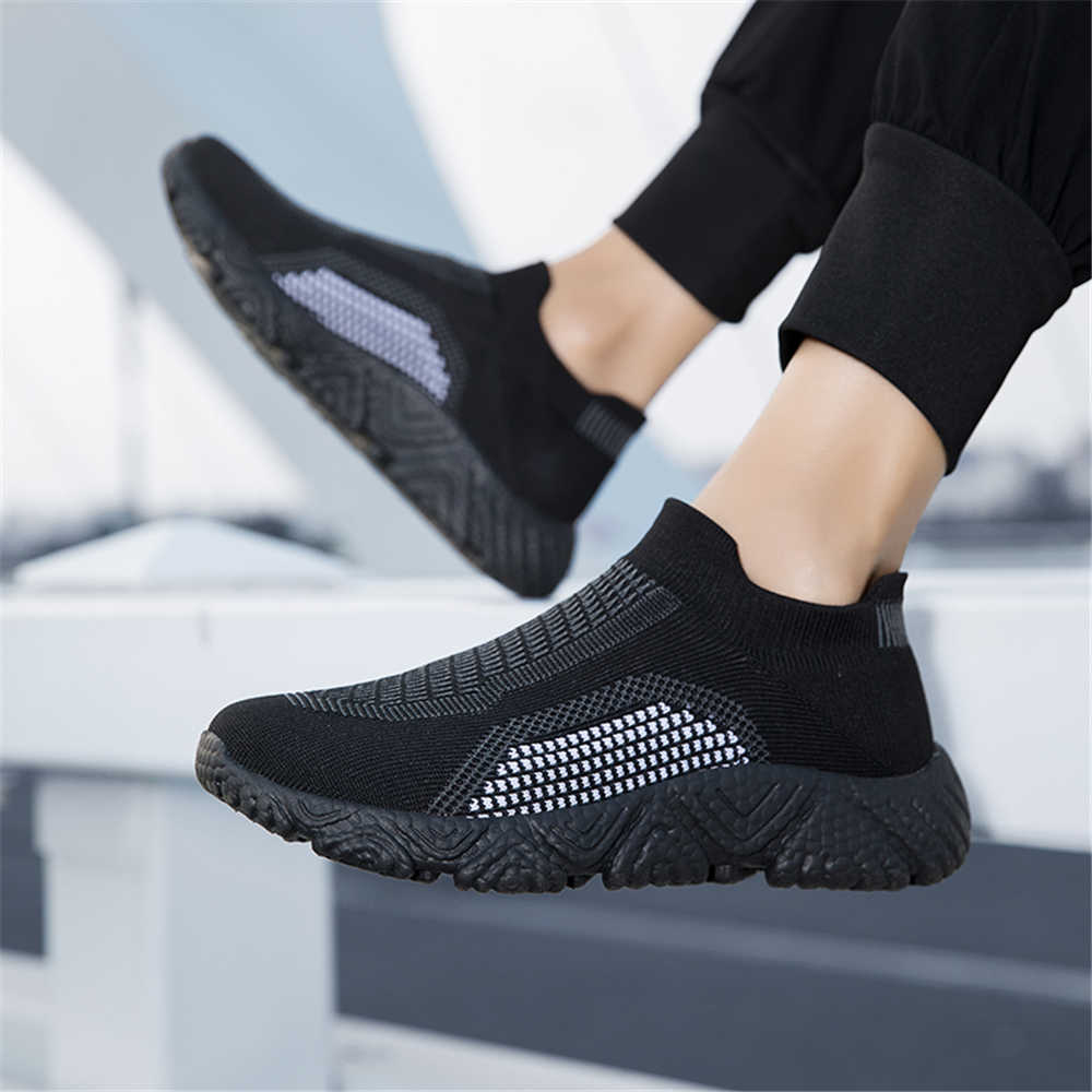 Płaskie wyglądające sneakersy  – Vintage Collectible Shoes recenzja i cena