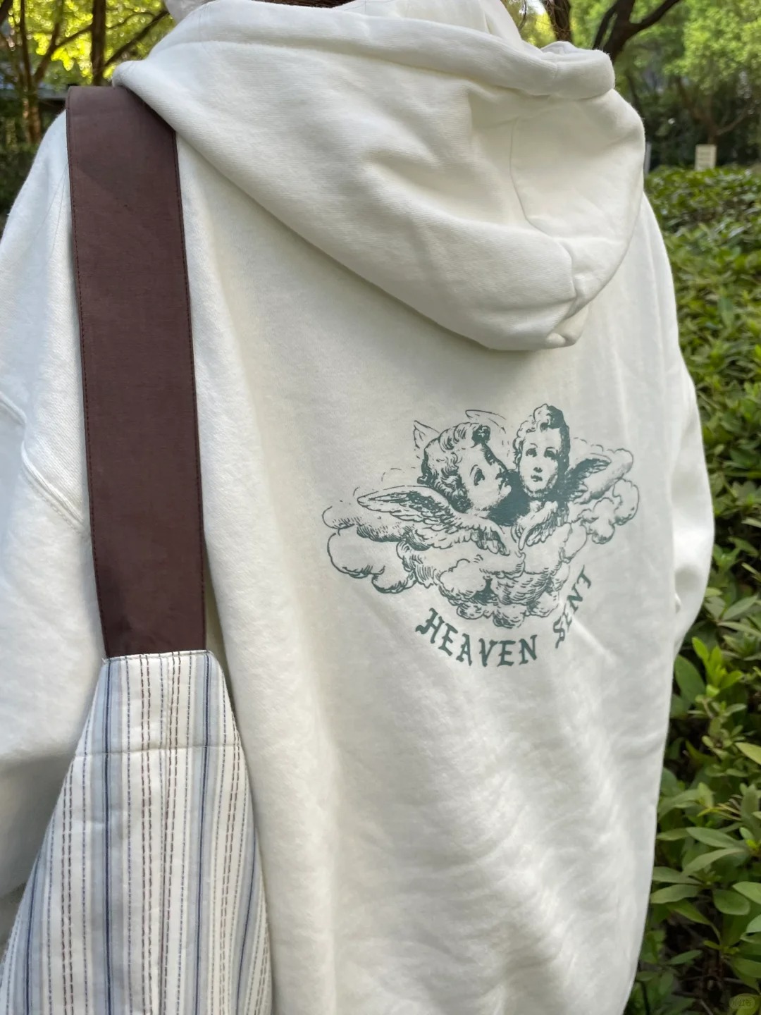 Damskie bluzy z kieszeniami na – Vintage Zip Hoodie recenzja i cena